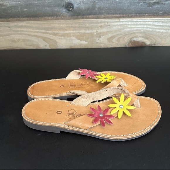 Kouros Greek Style Women Flowers  Leather Handmade Sandals Spring Flip Flops NEW - Picture 4 of 9